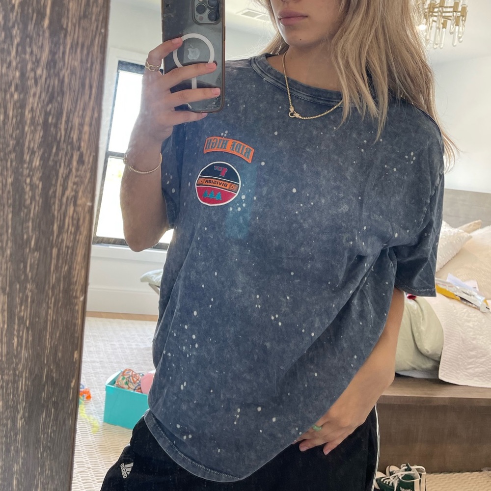 Guess t shirt